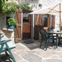 La terrasse du gîte de Lajo en Lozère